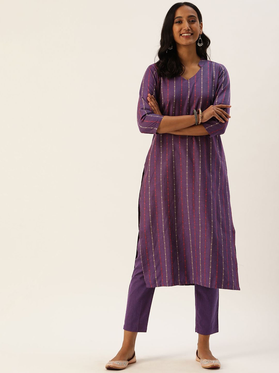 

DIVASTRI Striped Mandarin Collar Thread Work Straight Kurta With Trouser, Violet