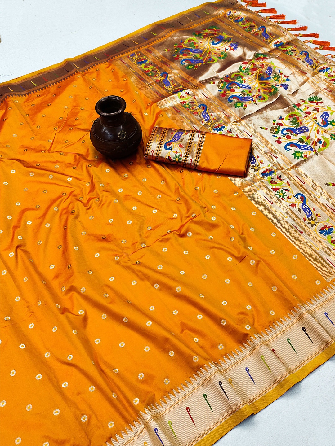 

ZIBLON Ethnic Motifs Zari Silk Blend Kanjeevaram Saree, Orange