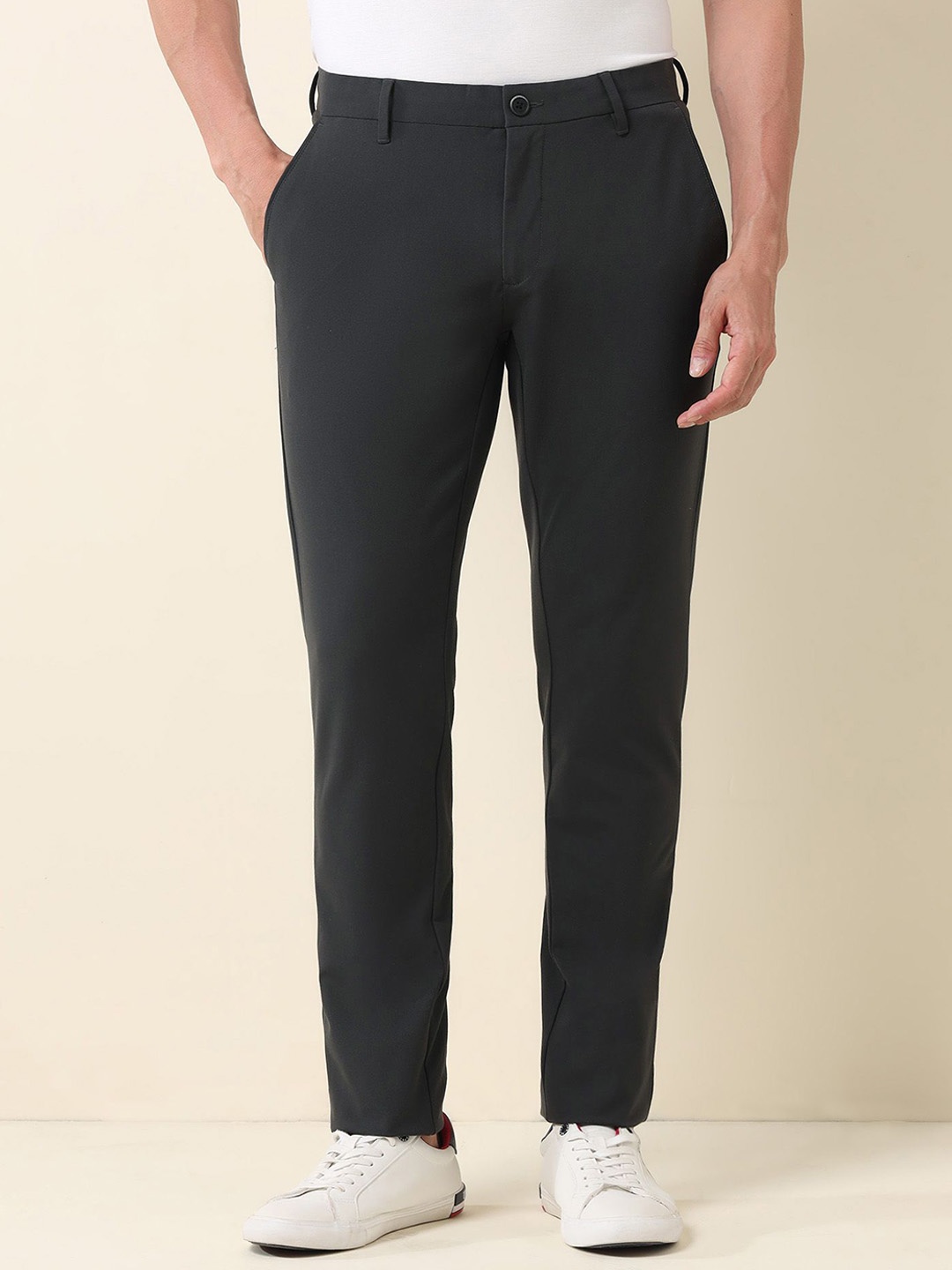 

U.S. Polo Assn. Men Slim Fit Mid-Rise Chinos Trousers, Grey