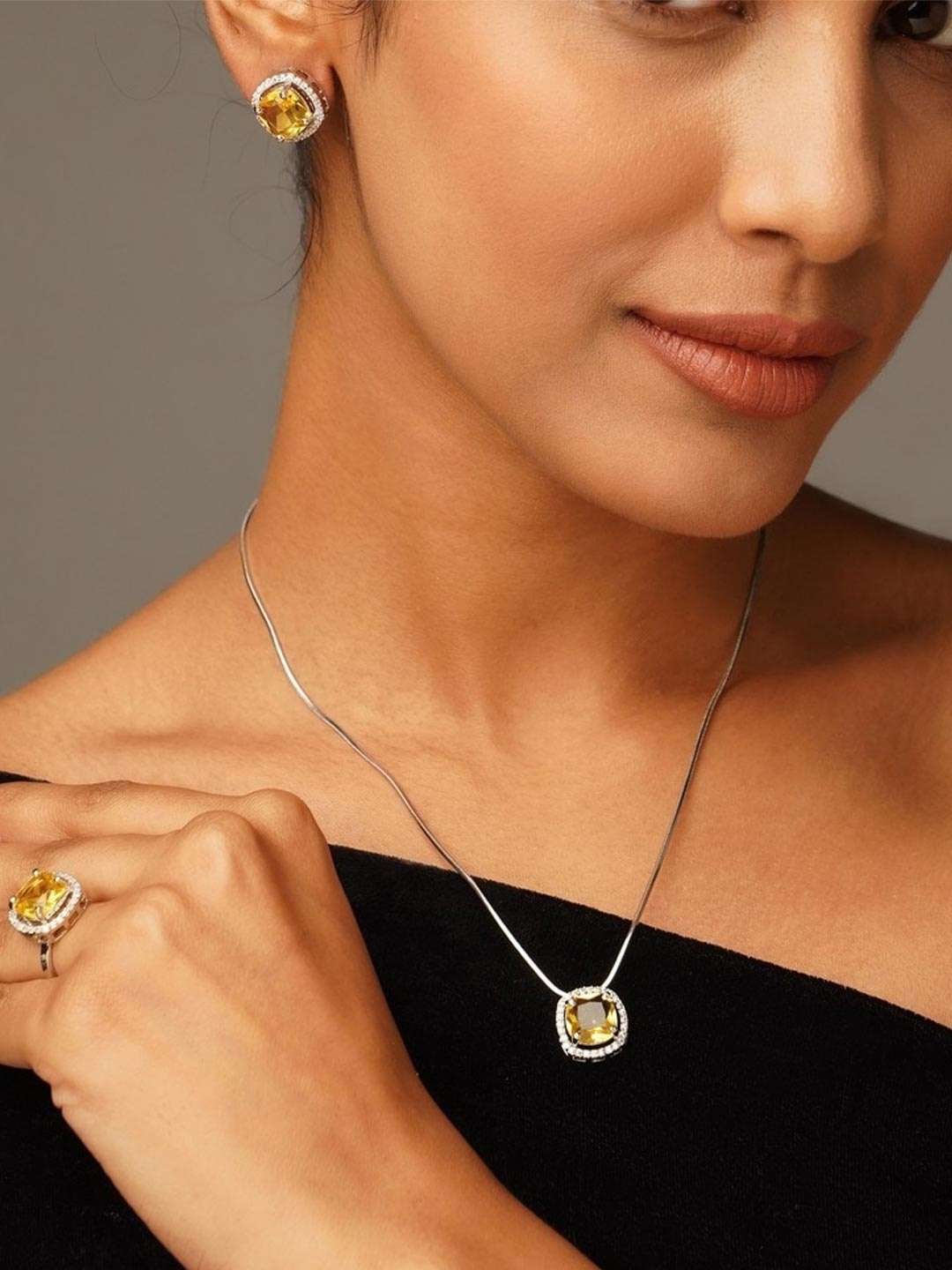 

ABDESIGNS Sophisticated Silver Plated Diamond Pendant Set