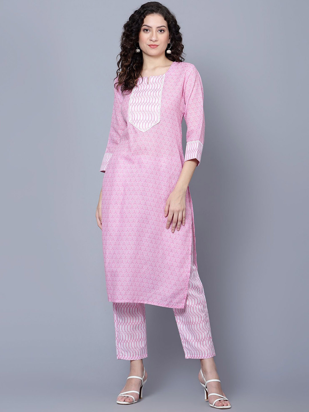 

SANTOPERA DESIGNER Floral Printed Notch Neck Straight Kurta With Trousers, Pink