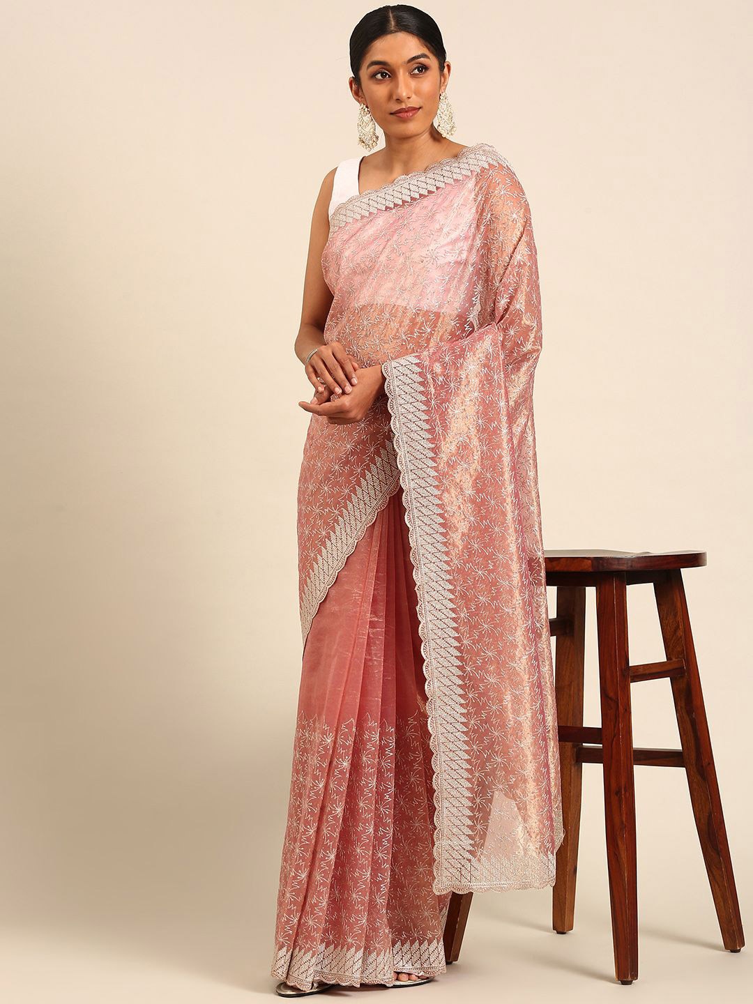 

DIVASTRI Floral Embroidered Beads and Stones Net Saree, Pink