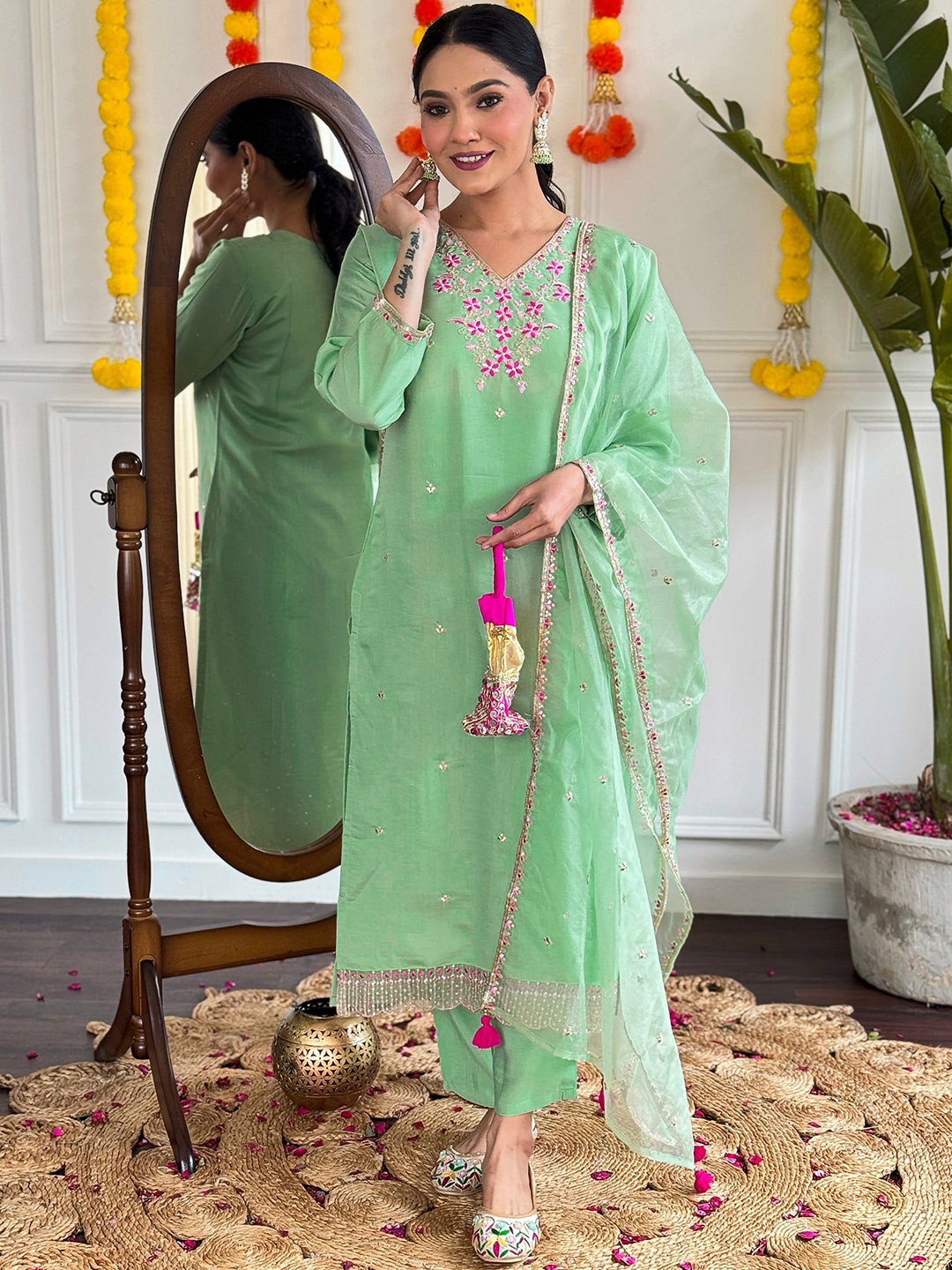

DIVASTRI Floral Embroidered Sequinned Chanderi Silk Straight Kurta With Trousers & Dupatta, Green