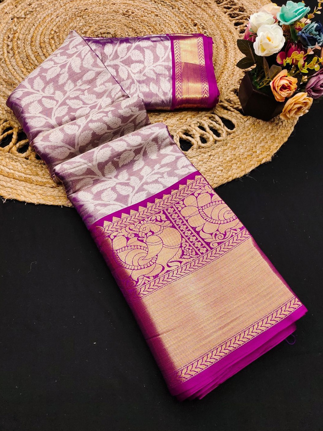 

DIVASTRI Woven Design Zari Pure Silk Banarasi Saree, Purple