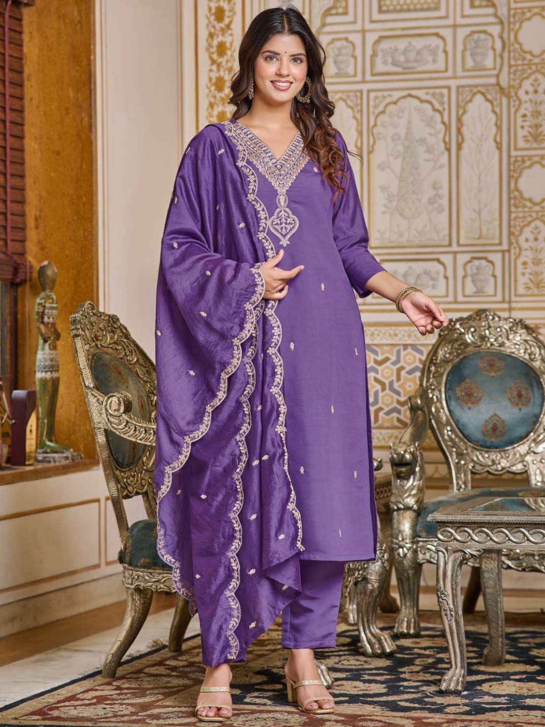 

Anouk Ethnic Motifs Embroidered Zari V-Neck Kurta with Trouser And Dupatta, Violet