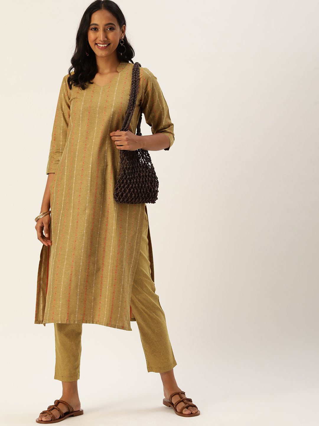 

DIVASTRI Striped Mandarin Collar Thread Work Straight Kurta With Trouser, Yellow