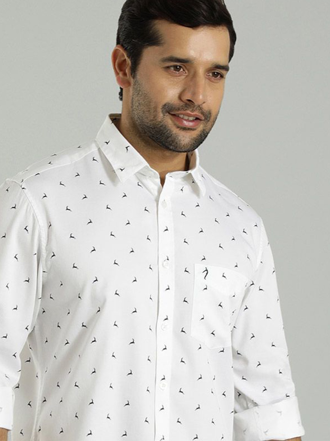 

Indian Terrain Men Slim Fit Opaque Printed Casual Shirt, White