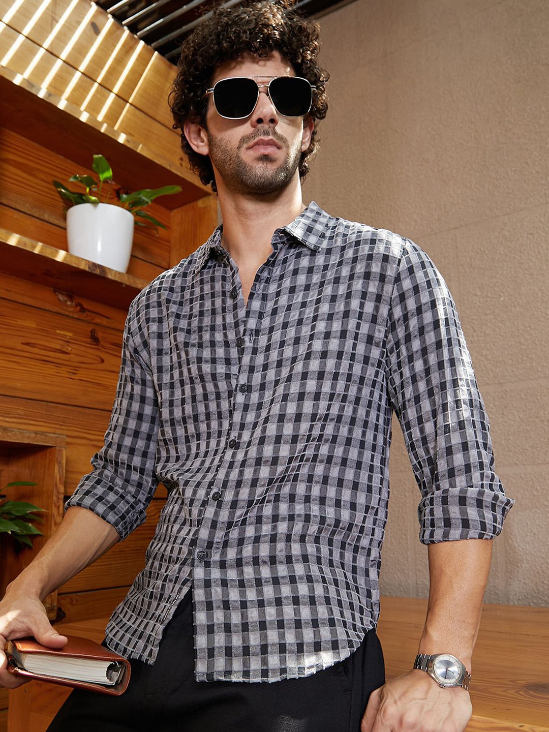 

Campus Sutra Men Comfort Opaque Checked Casual Shirt, Grey