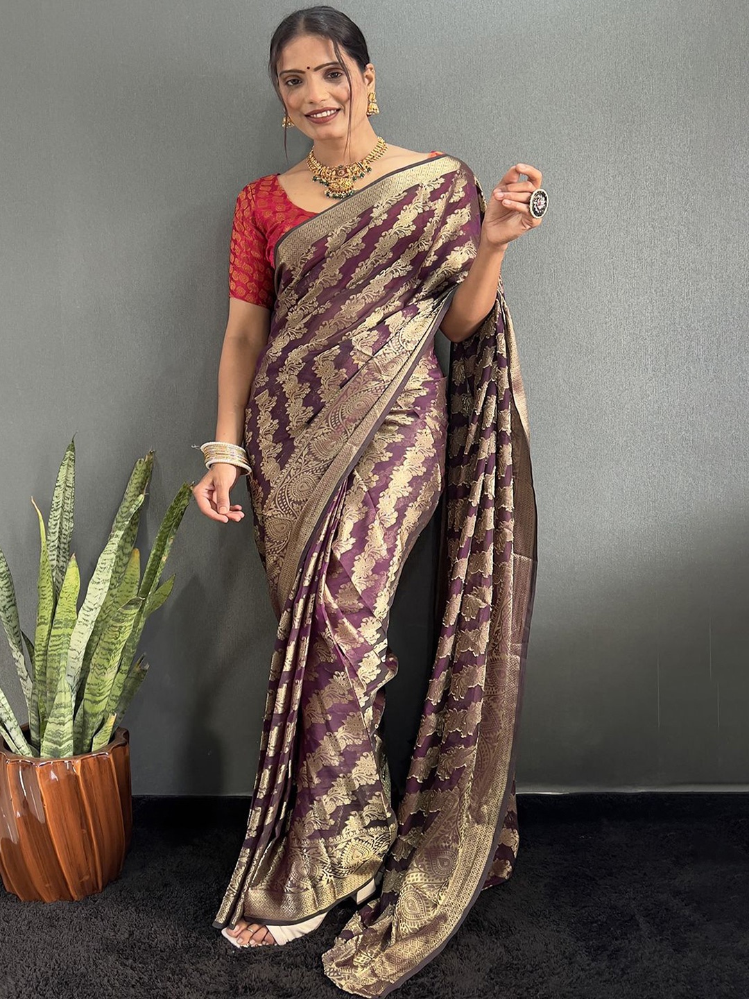 

DIVASTRI Woven Design Zari Poly Chiffon Ready to Wear Saree, Purple