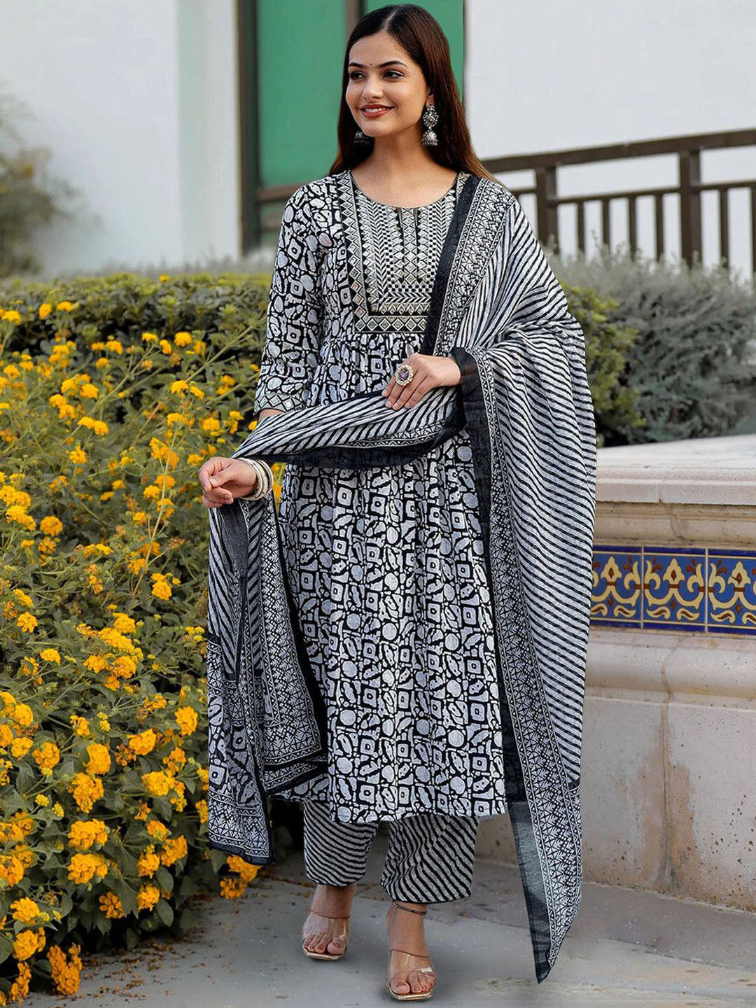 

Moda Rapido Women Ethnic Motifs Printed Regular Kurta with Trousers & With Dupatta, Black