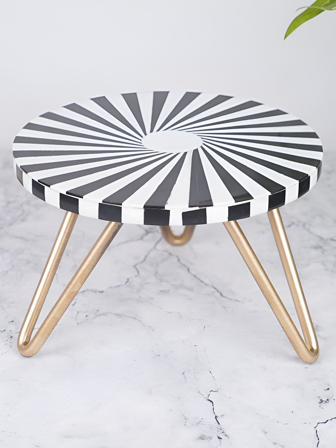 

Indianshelf Black & White Wooden Easy to Clean Cake Stand