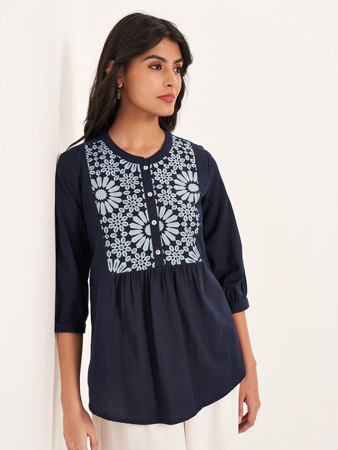 

AKKRITI BY PANTALOONS Mandarin Collar Tunic, Navy blue