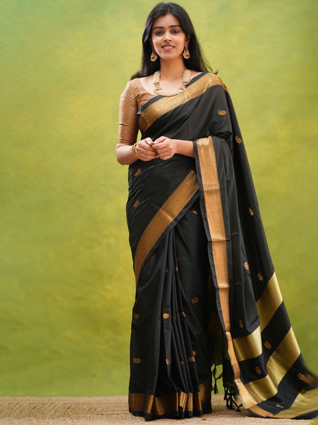 

yourwish Woven Design Zari Silk Cotton Kanjeevaram Saree, Black