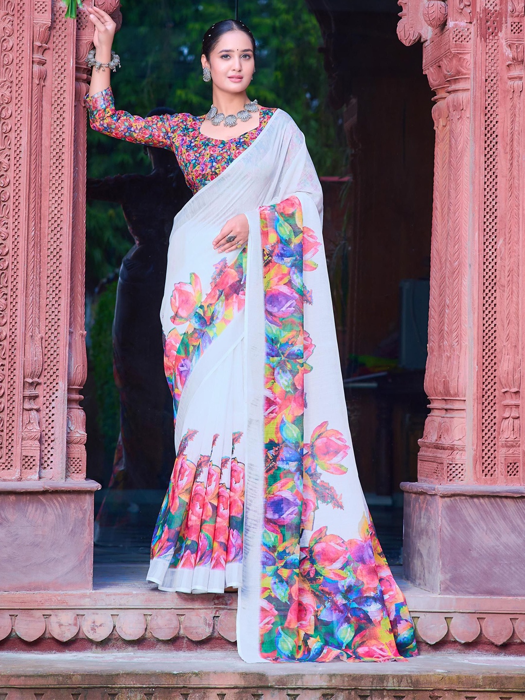 

KALINI Ethnic Motifs Zari Linen Blend Khadi Saree, White