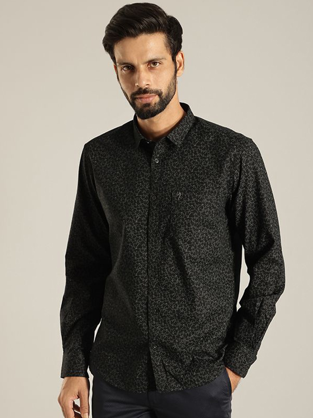 

Indian Terrain Men Slim Fit Opaque Printed Casual Shirt, Black