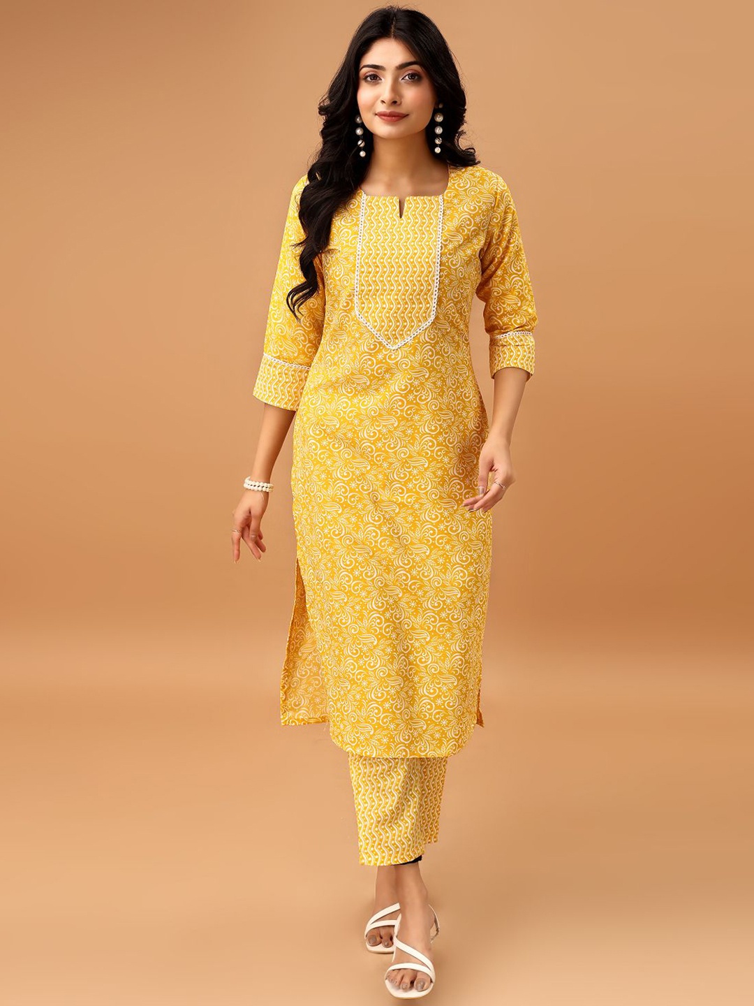 

SANTOPERA DESIGNER Women Floral Printed Regular Kurta with Trousers, Yellow
