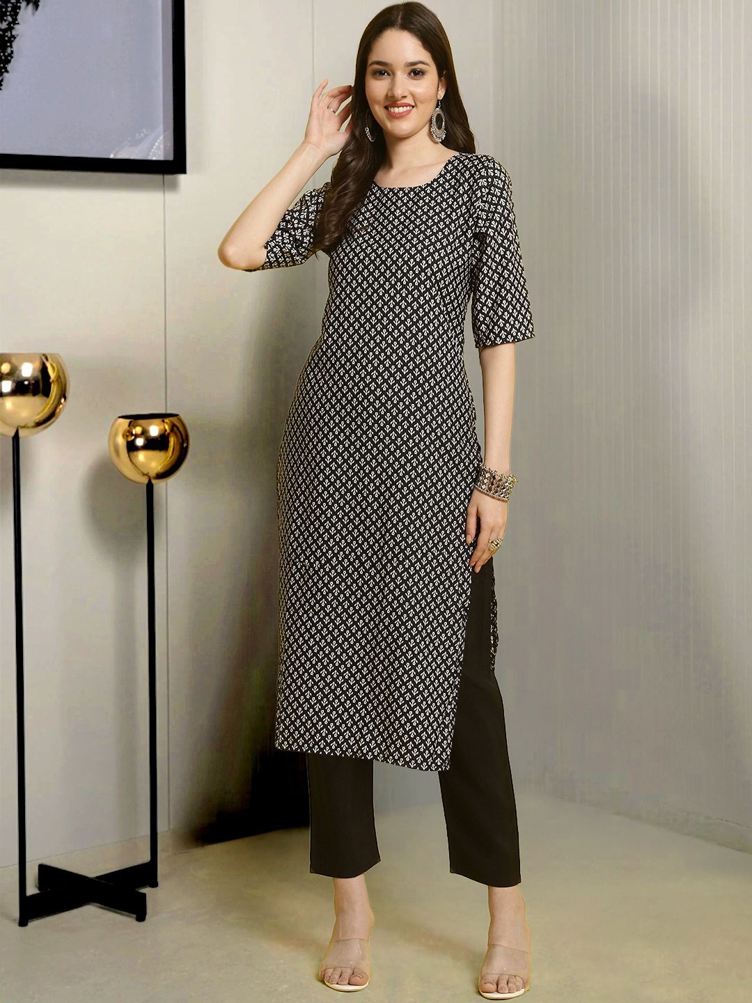 

Moda Rapido Ethnic Motifs Printed Straight Kurta With Trousers, Black