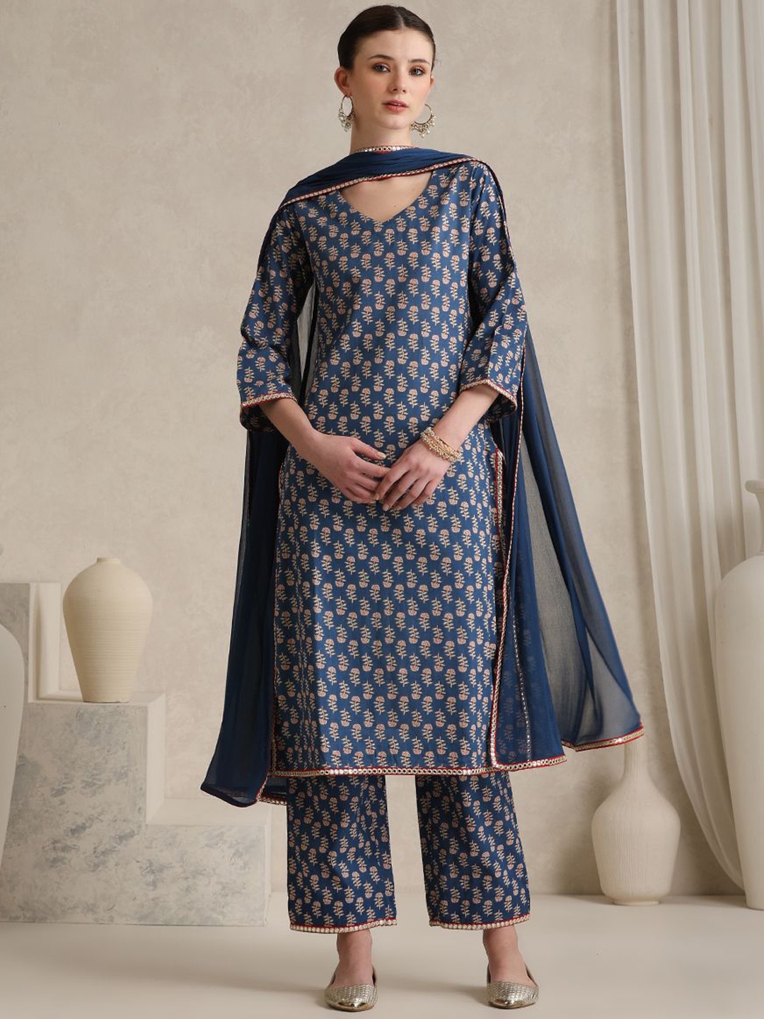 

Khushal K Floral Printed Regular Pure Cotton V-Neck Straight Kurta with Palazzos & Dupatta, Blue