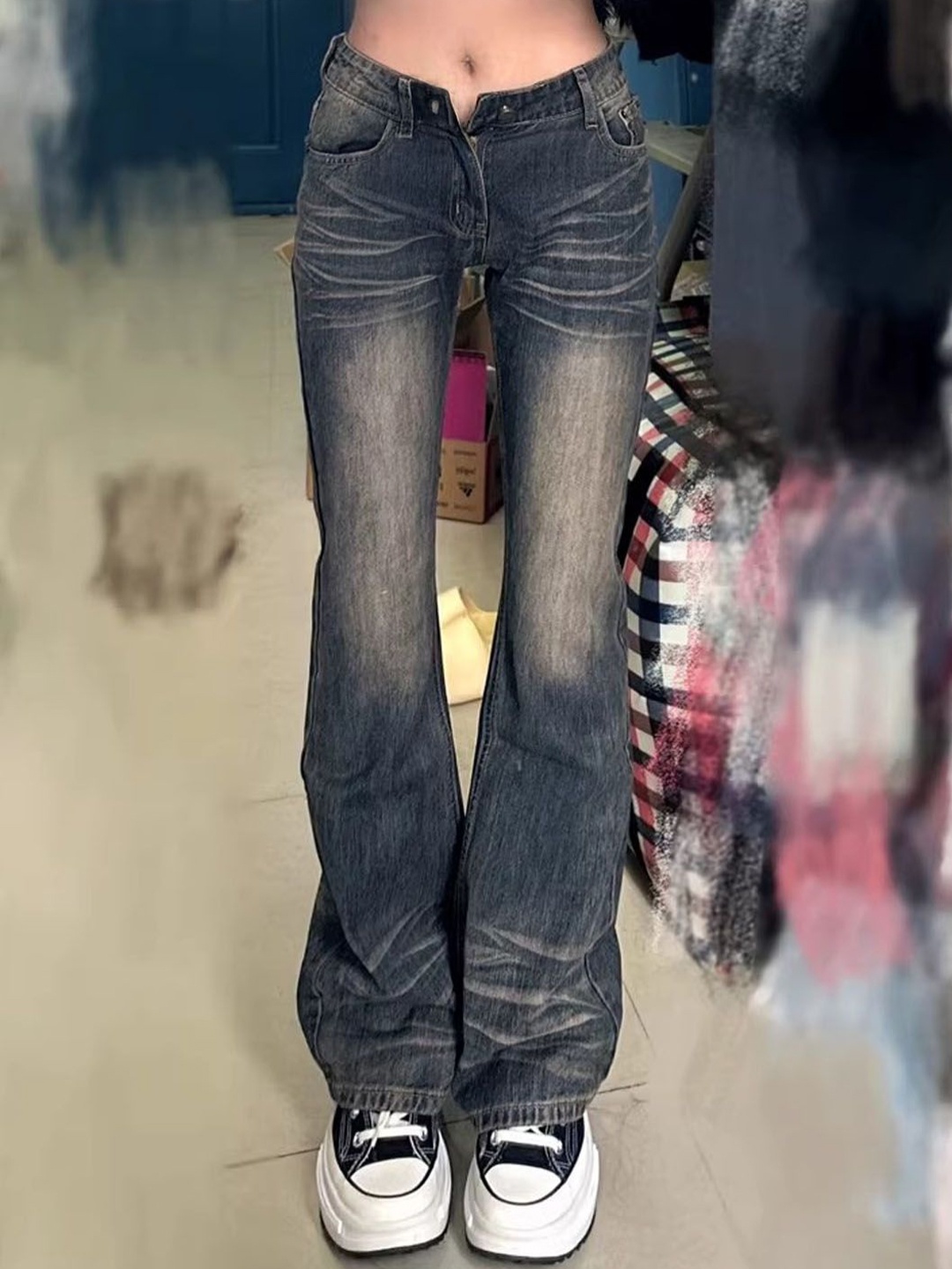 

StyleCast Women Low Distress Heavy Fade Jeans, Grey