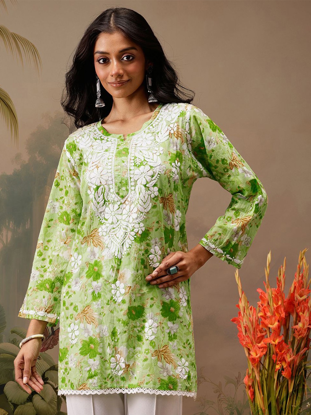 

ADA Women Floral Embroidered Thread Work Thread Work Kurti, Green