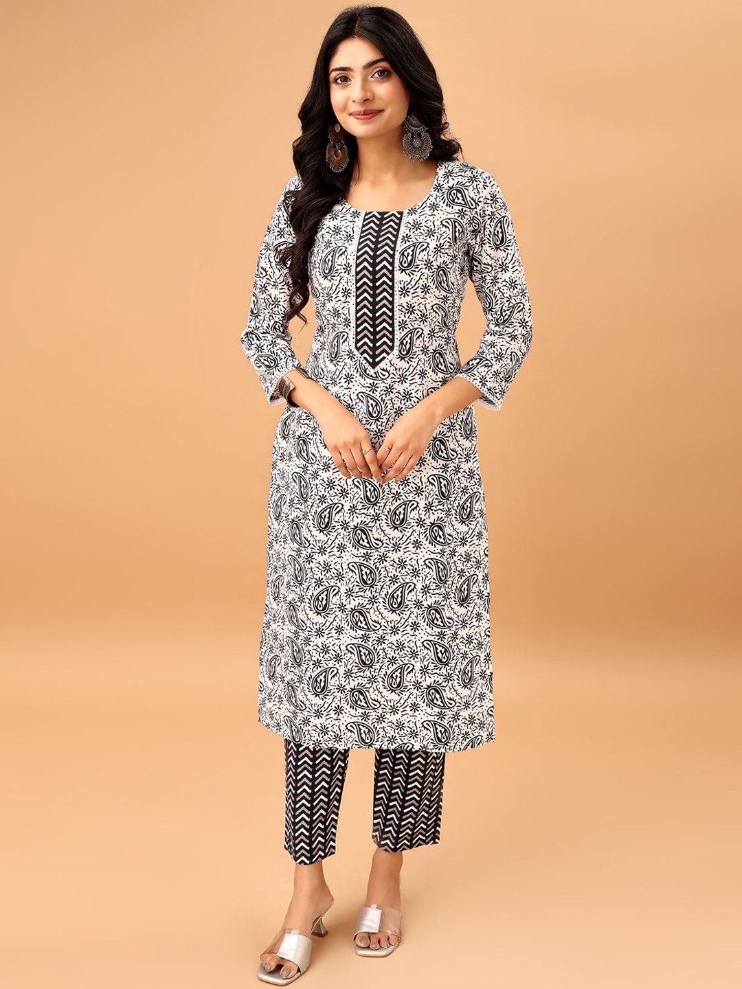

SANTOPERA DESIGNER Paisley Printed Straight Kurta With Trousers, White