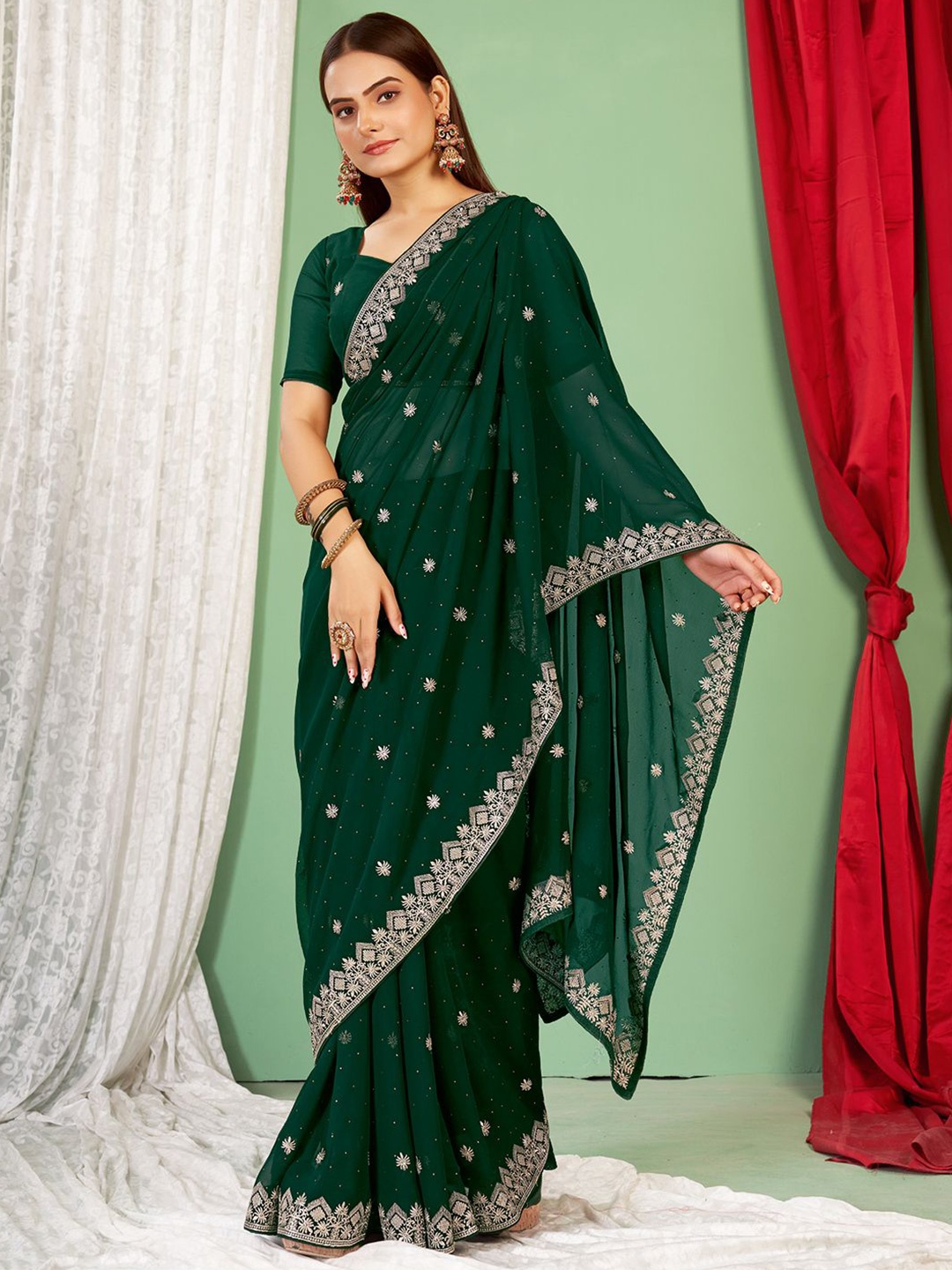 

DIVASTRI Ethnic Motifs Beads and Stones Poly Georgette Designer Saree, Green