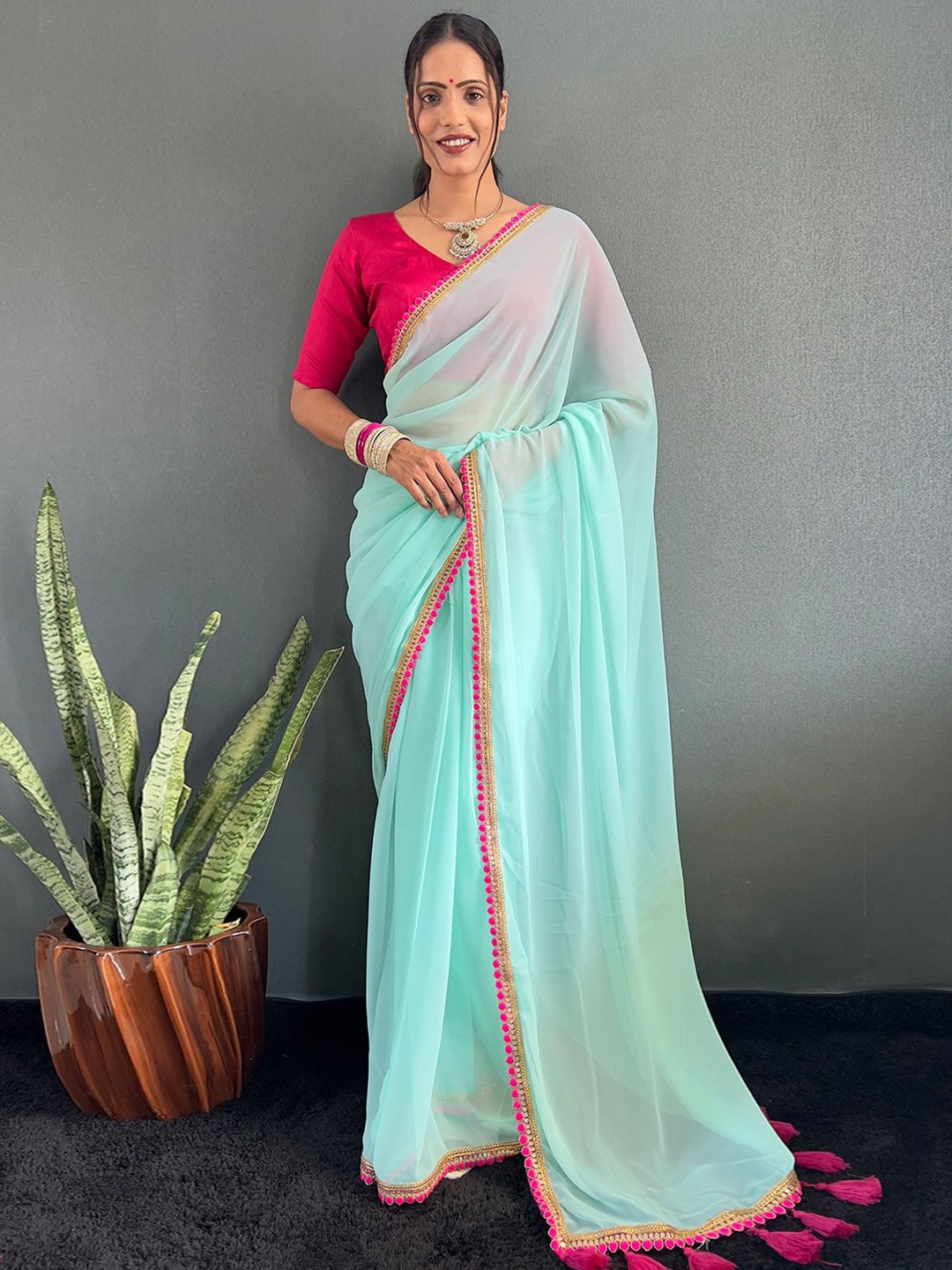 

DIVASTRI Embellished Poly Georgette Saree, Blue