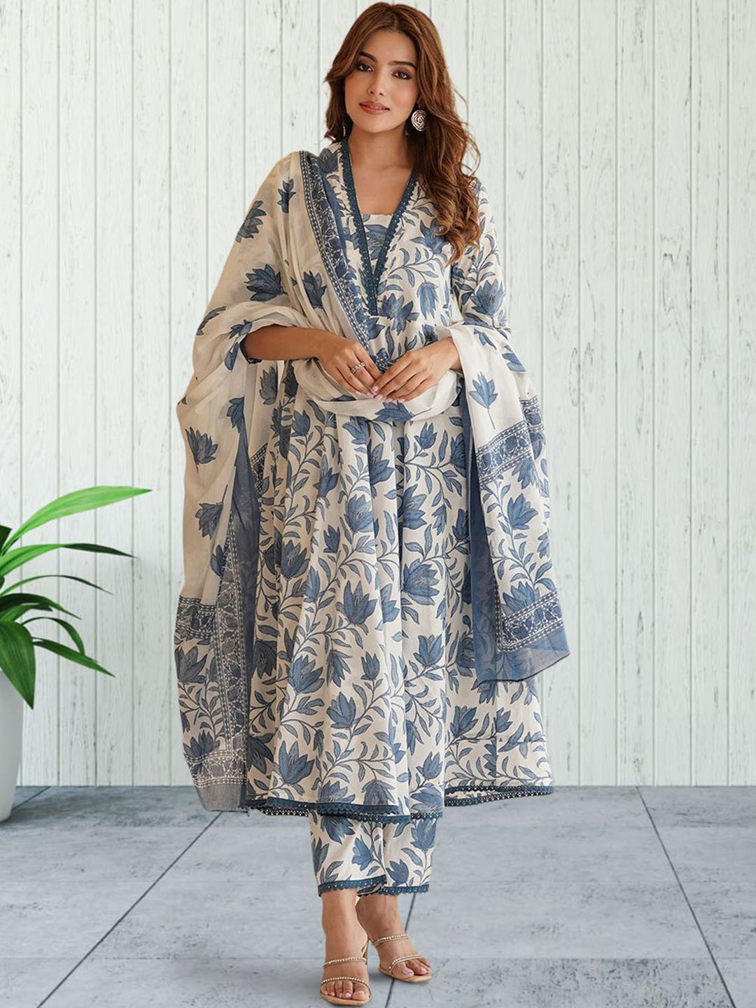 

Moda Rapido Women Ethnic Motifs Printed Regular Kurta with Trousers & With Dupatta, White
