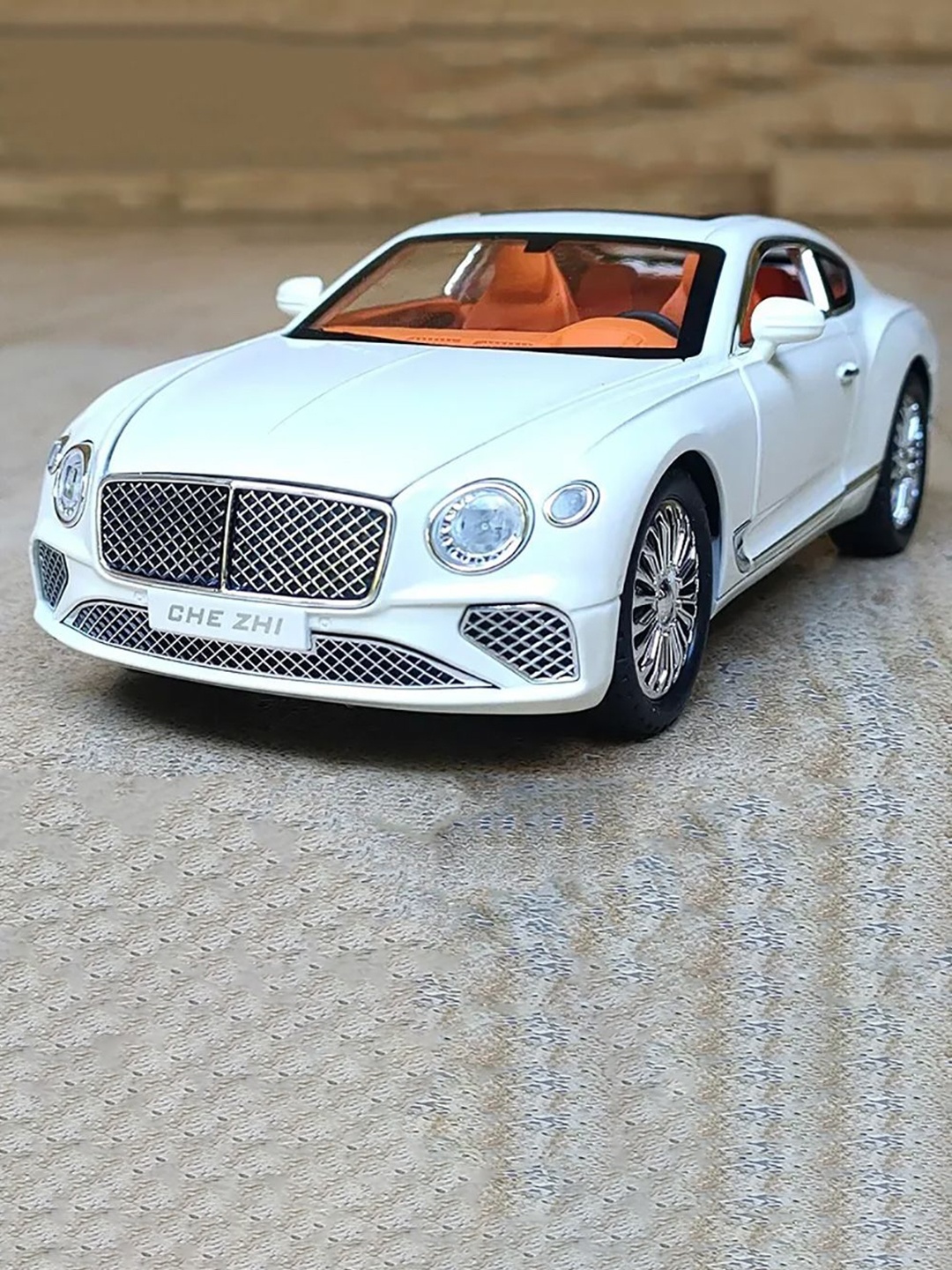 

PINQUE Kids Metal Car Toy Vehicle, White