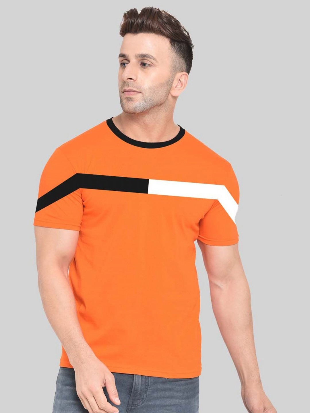 

SCATCHITE Men Monochrome Pockets T-shirt, Orange