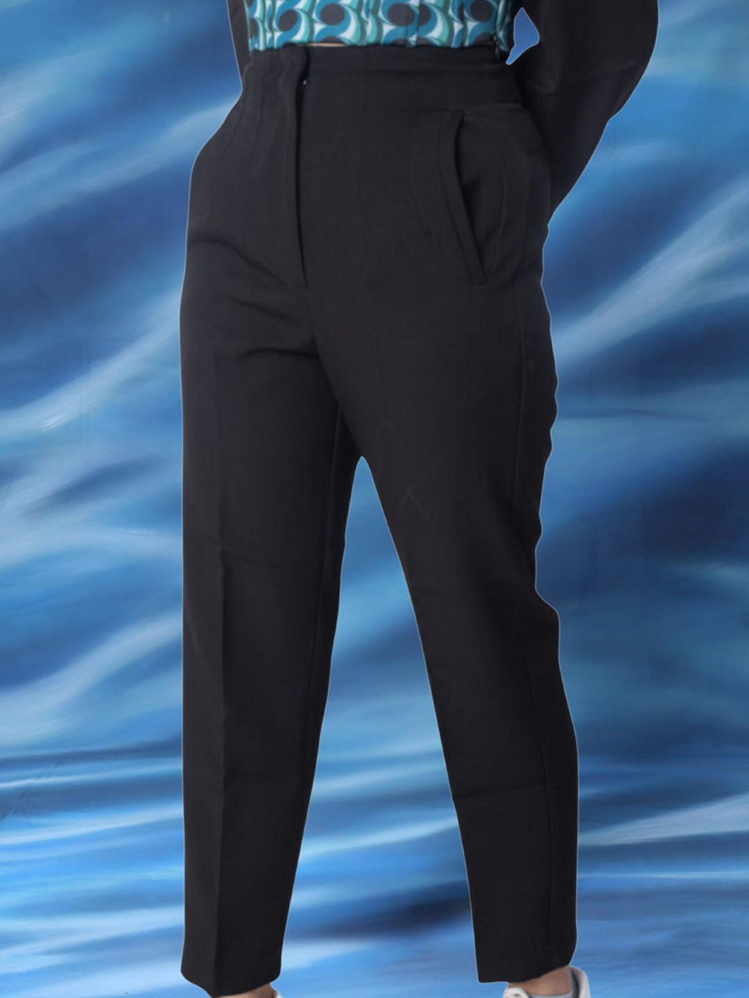 

SEREIN Women High-Rise Trousers, Black
