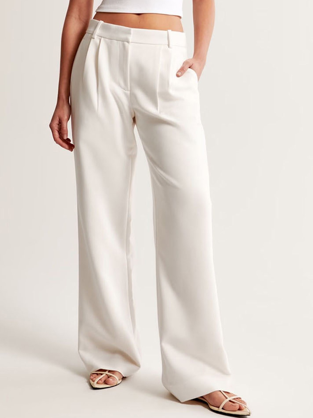 

FNOCKS Women Original Loose Fit High-Rise Lint Free Pleated Trousers, White