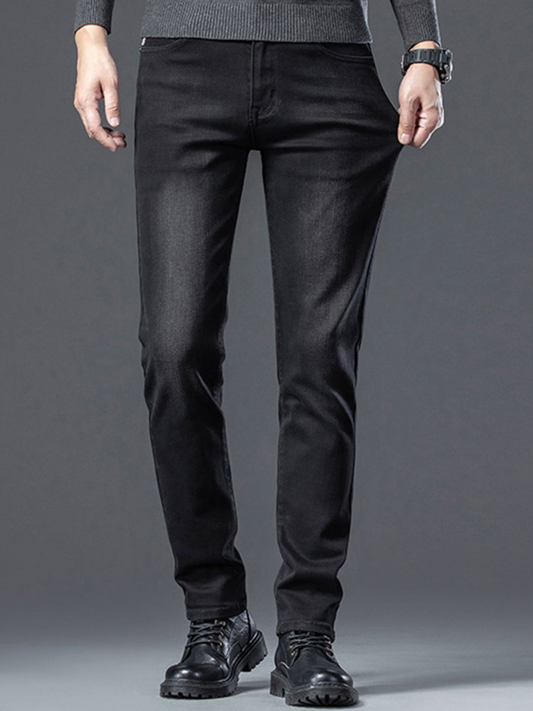 

The Roadster Lifestyle Co. Men Regular Fit Mid Rise Light Fade Jeans, Black