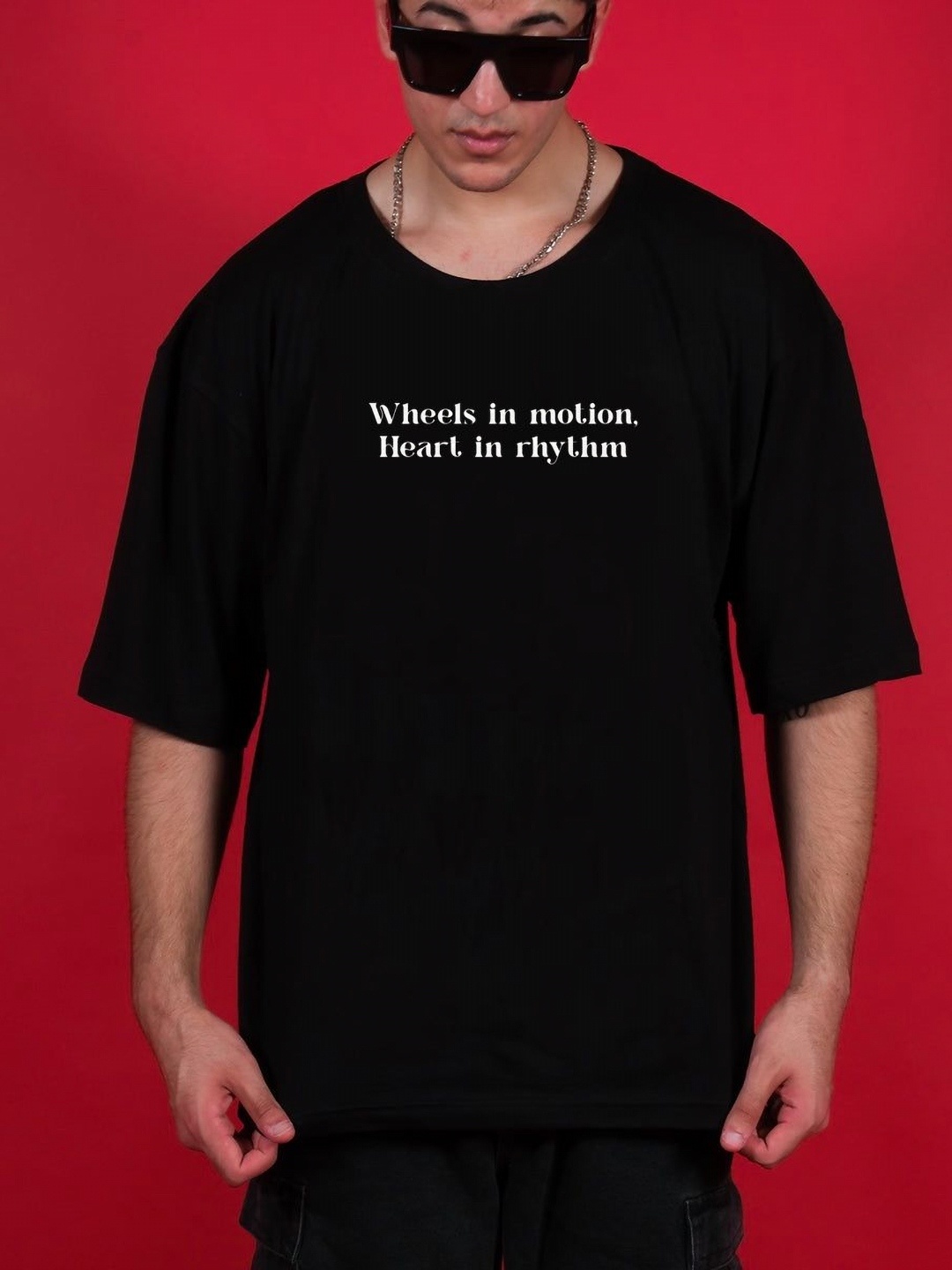 

TheBTclub Men Printed Drop-Shoulder Sleeves Activchill T-shirt, Black