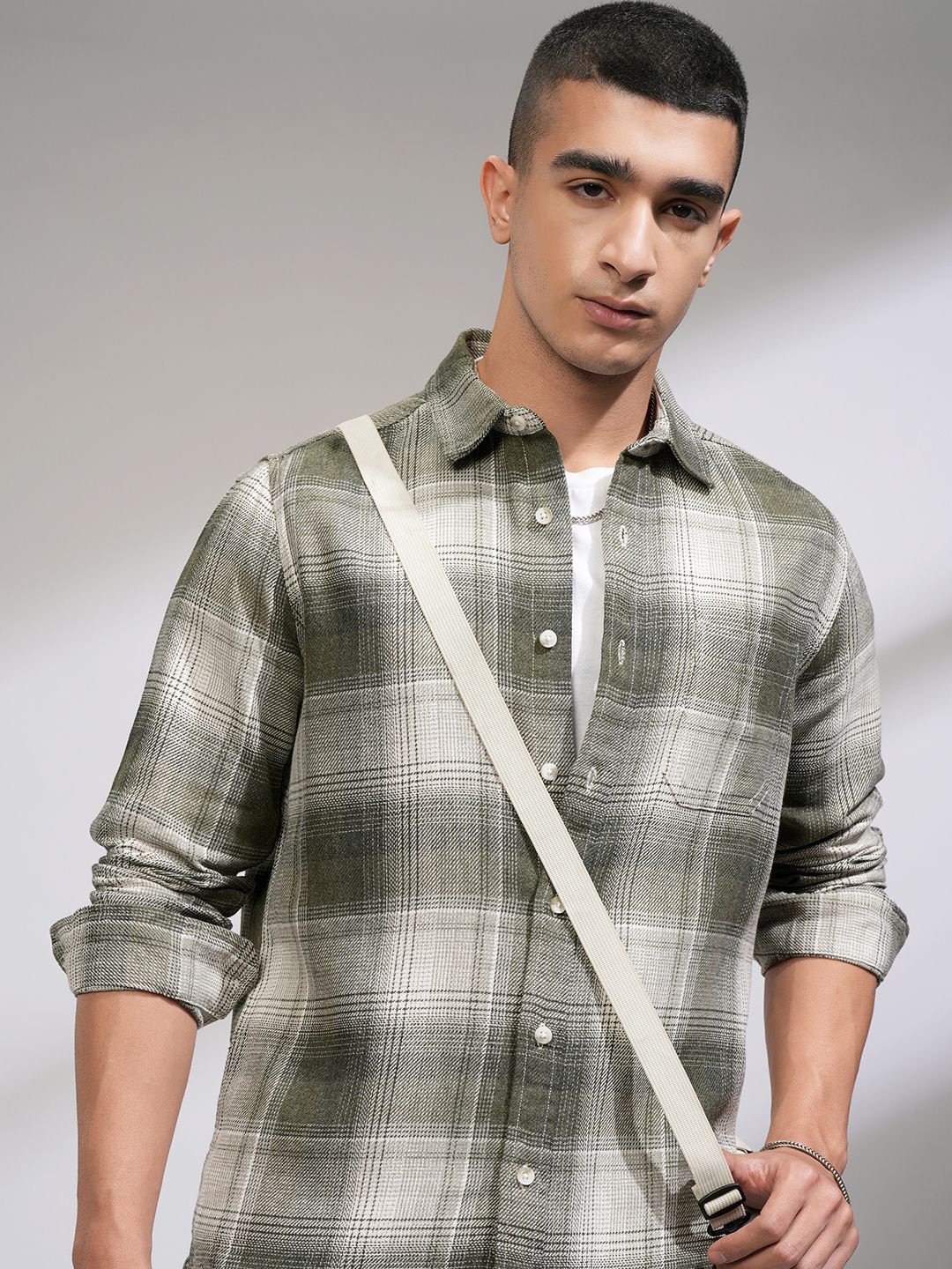 

HIGHLANDER Men Slim Fit Opaque Checked Casual Shirt, Olive