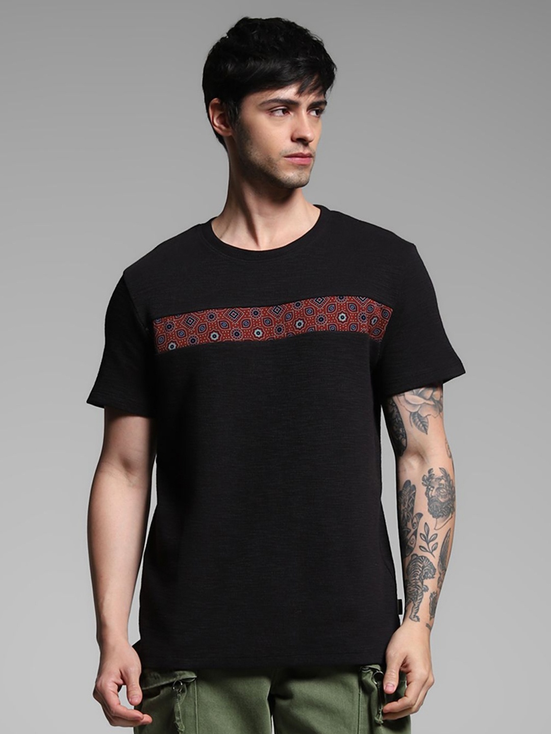 

Jack & Jones Men Printed Applique T-shirt, Black