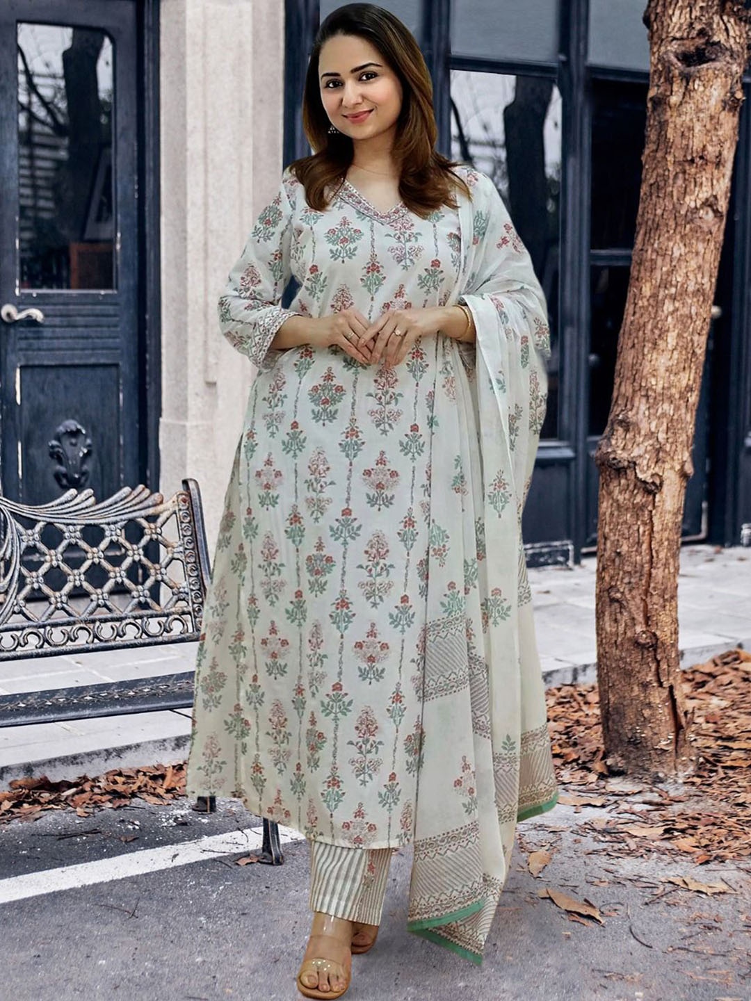 

Moda Rapido Women Floral Printed Regular Kurta with Trousers & With Dupatta, White