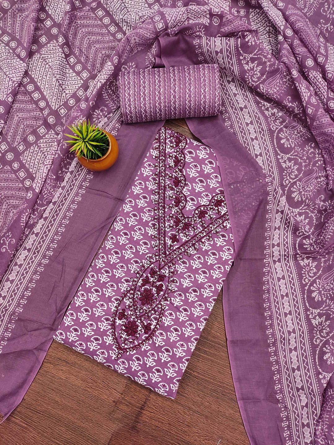 

SAINOOR Floral Embroidered Pure Cotton Unstitched Dress Material, Lavender