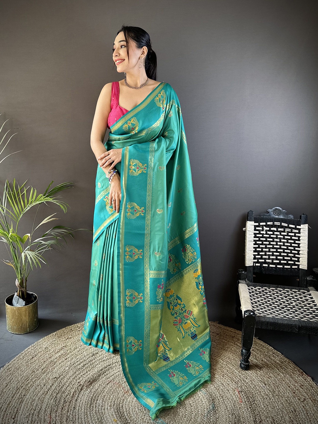 

Mitera Woven Design Zari Silk Blend Paithani Saree, Green