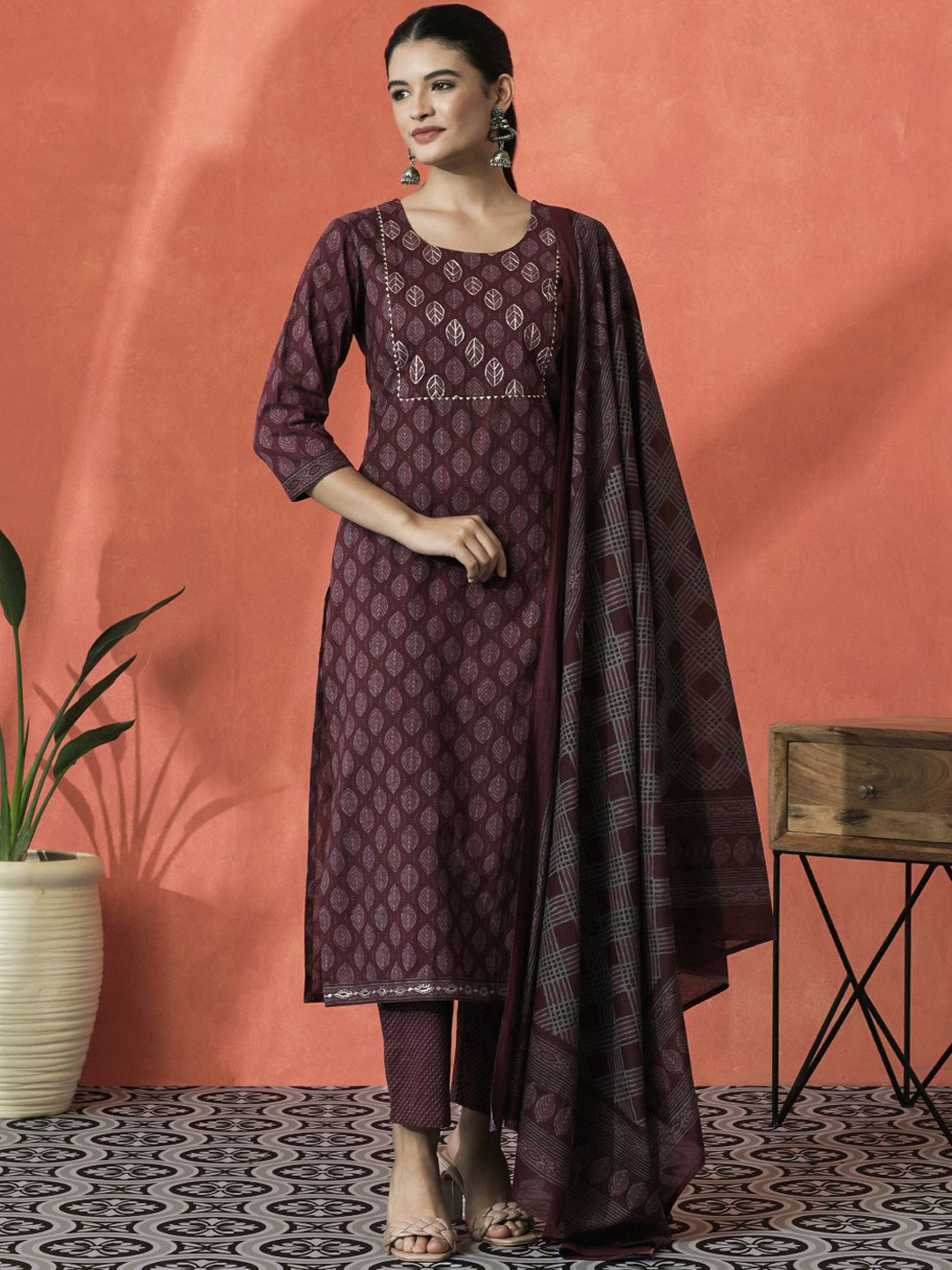 

Sangria Floral Printed Gotta Patti Pure Cotton Straight Kurta With Trouser And Dupatta, Maroon