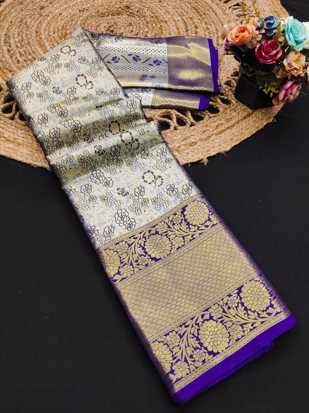 

DIVASTRI Woven Design Pure Silk Banarasi Saree, Navy blue