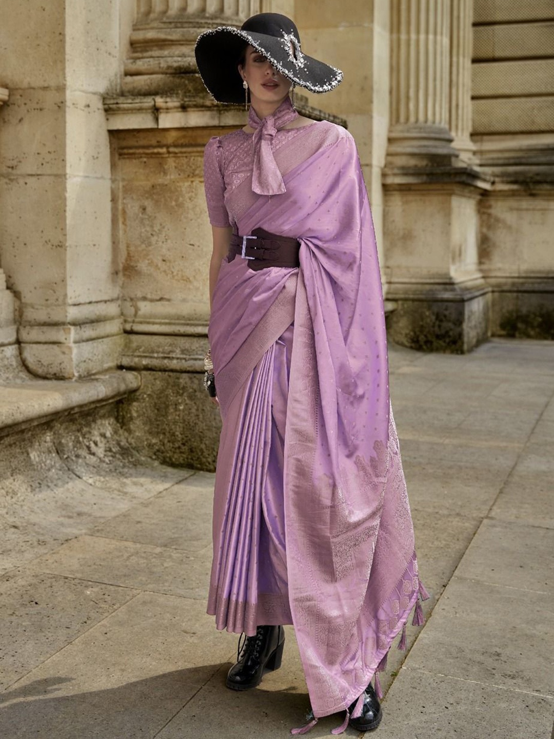 

Anouk Woven Design Zari Silk Blend Kanjeevaram Saree, Lavender