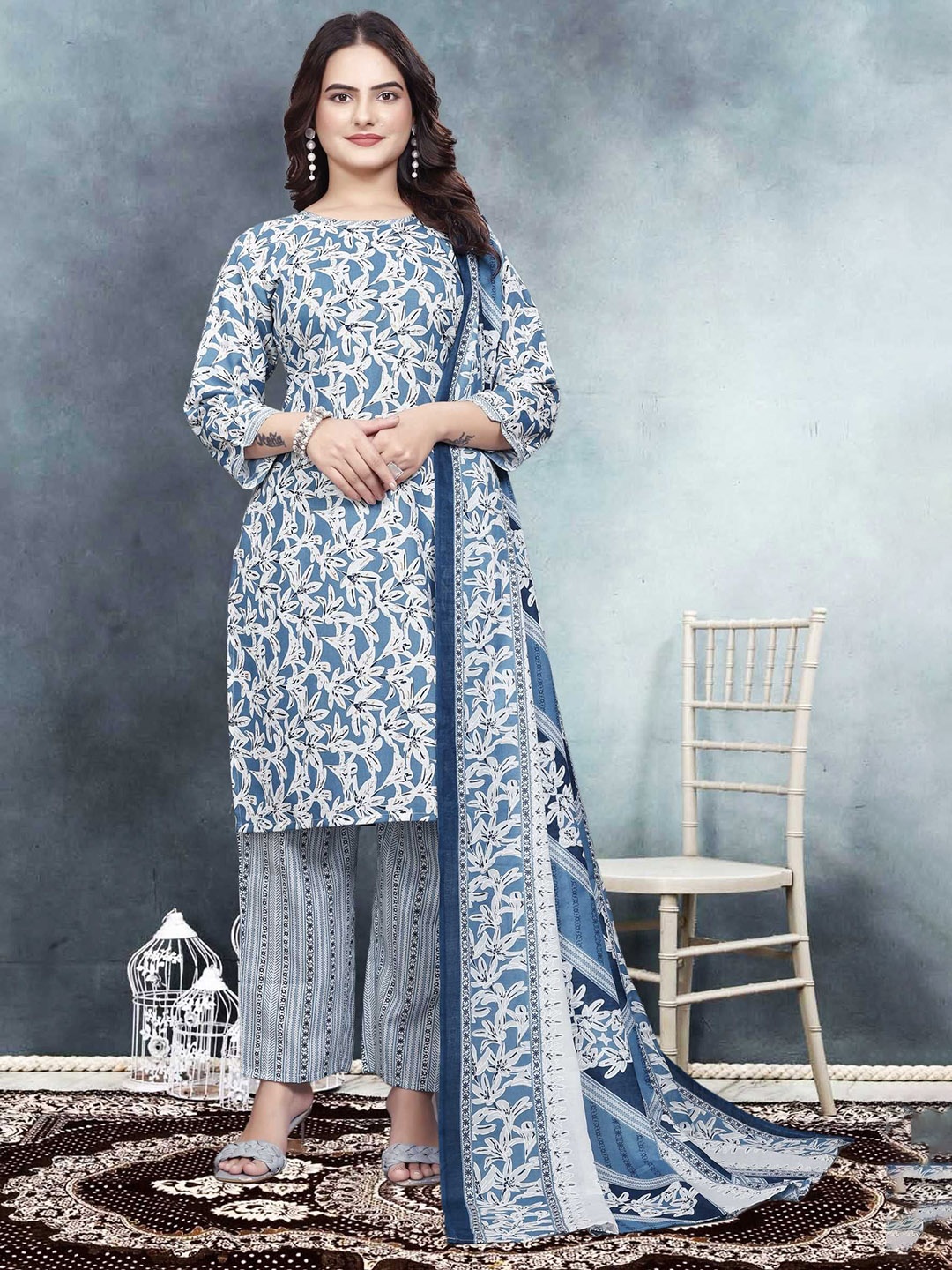 

DIVASTRI Floral Printed Pure Cotton Straight Kurta With Trousers & Dupatta, Blue