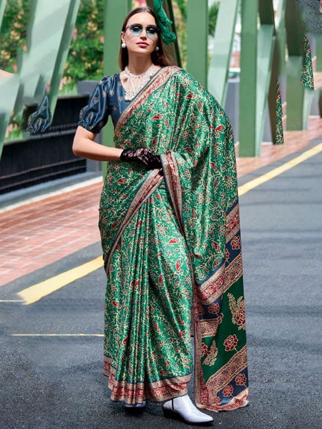 

MAHALASA Ethnic Motifs Pure Crepe Saree, Green