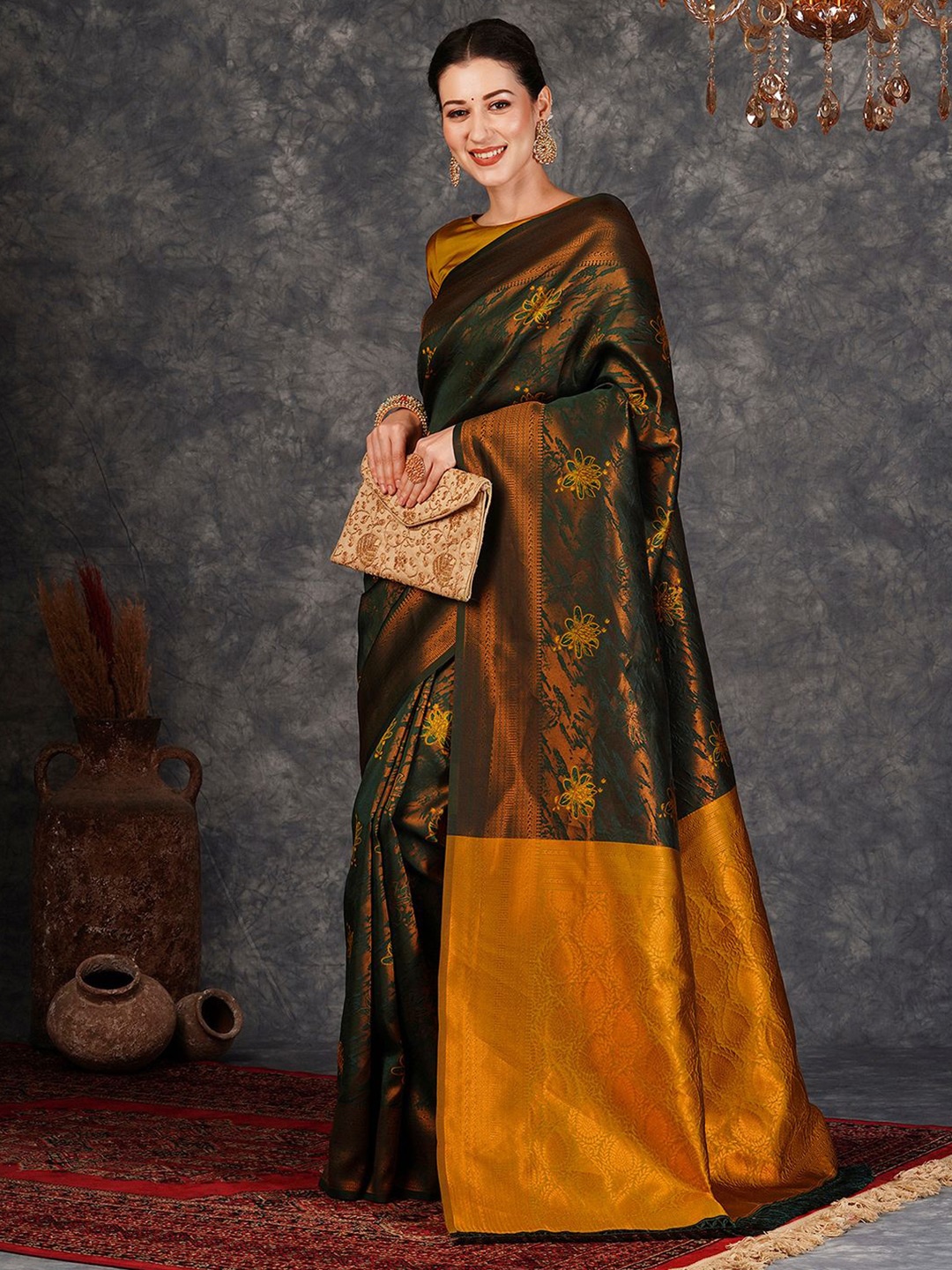 

Sangria Banarasi Woven Design Saree WithBlousePiece, Green
