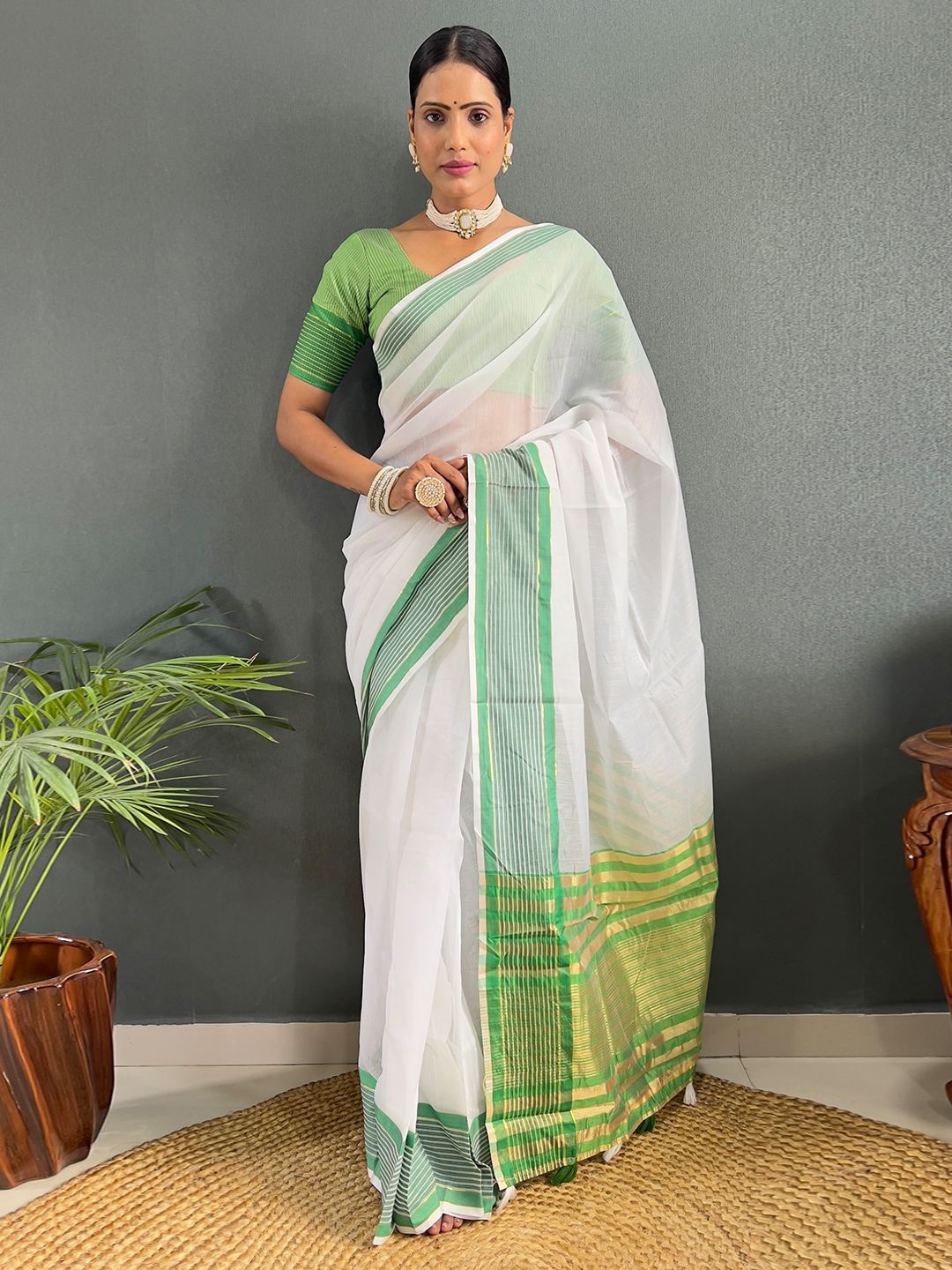 

DIVASTRI Striped Silk Cotton Ready to Wear Saree, Green