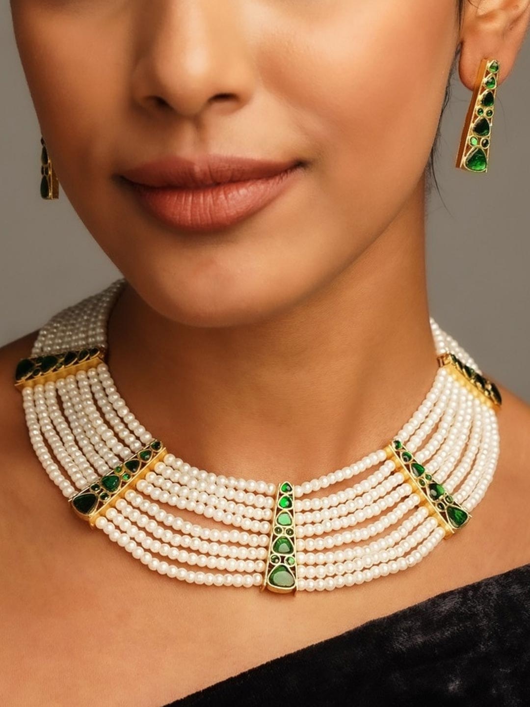 

ABDESIGNS Sophisticated Gold Plated Pachi Kundan Choker Necklace Jewellery Set