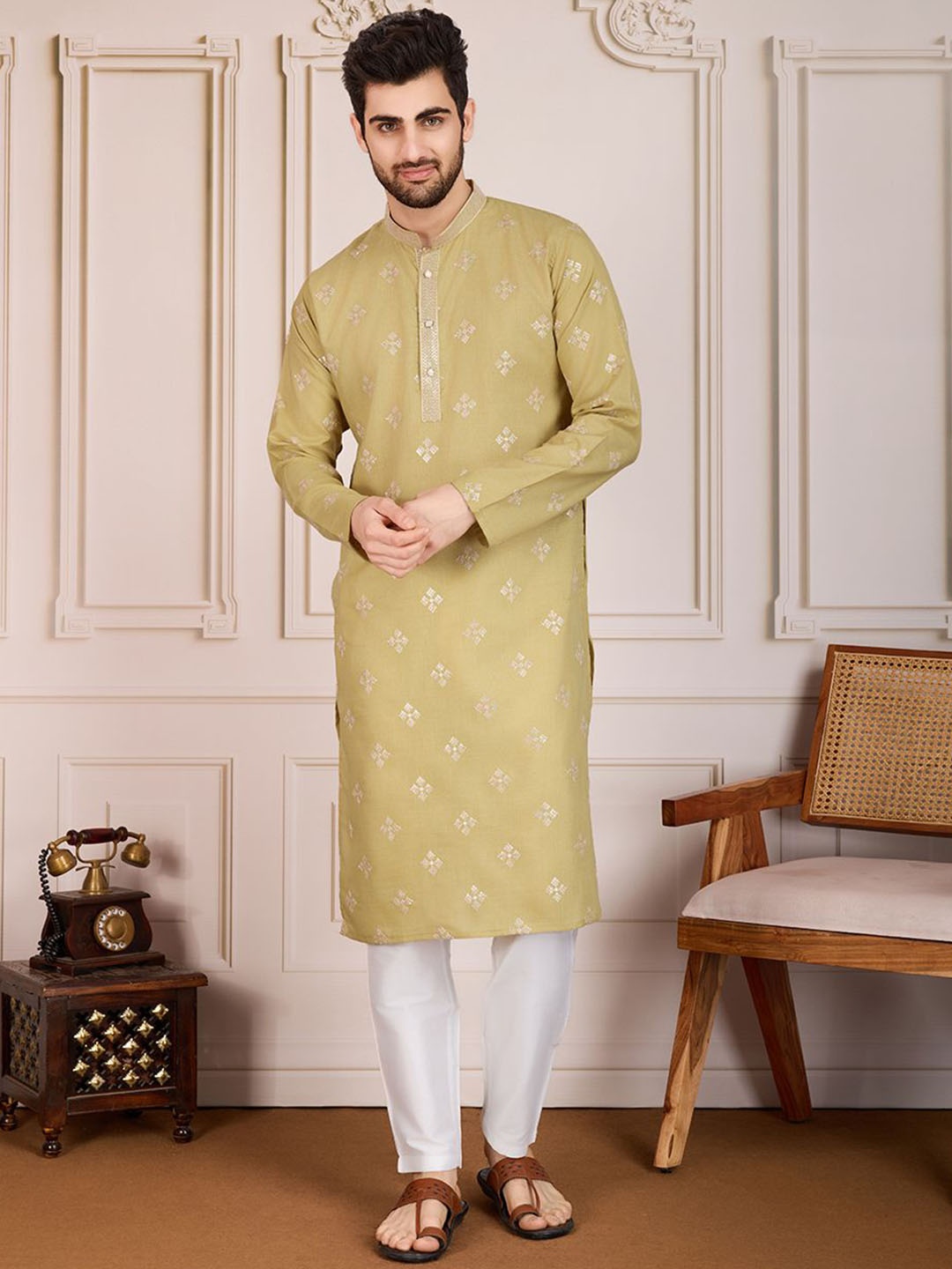 

House of Pataudi Pushpa Geometric Embroidered Mandarin Collar Pure Cotton Straight Kurta, Khaki