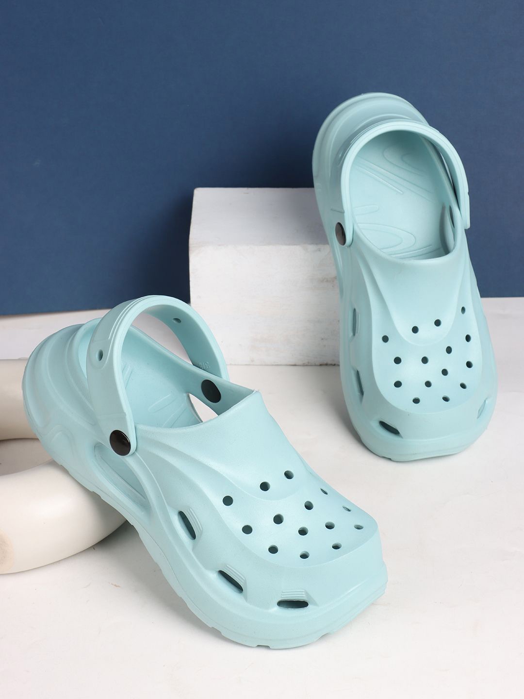

The Roadster Lifestyle Co Self Design Clogs, Blue