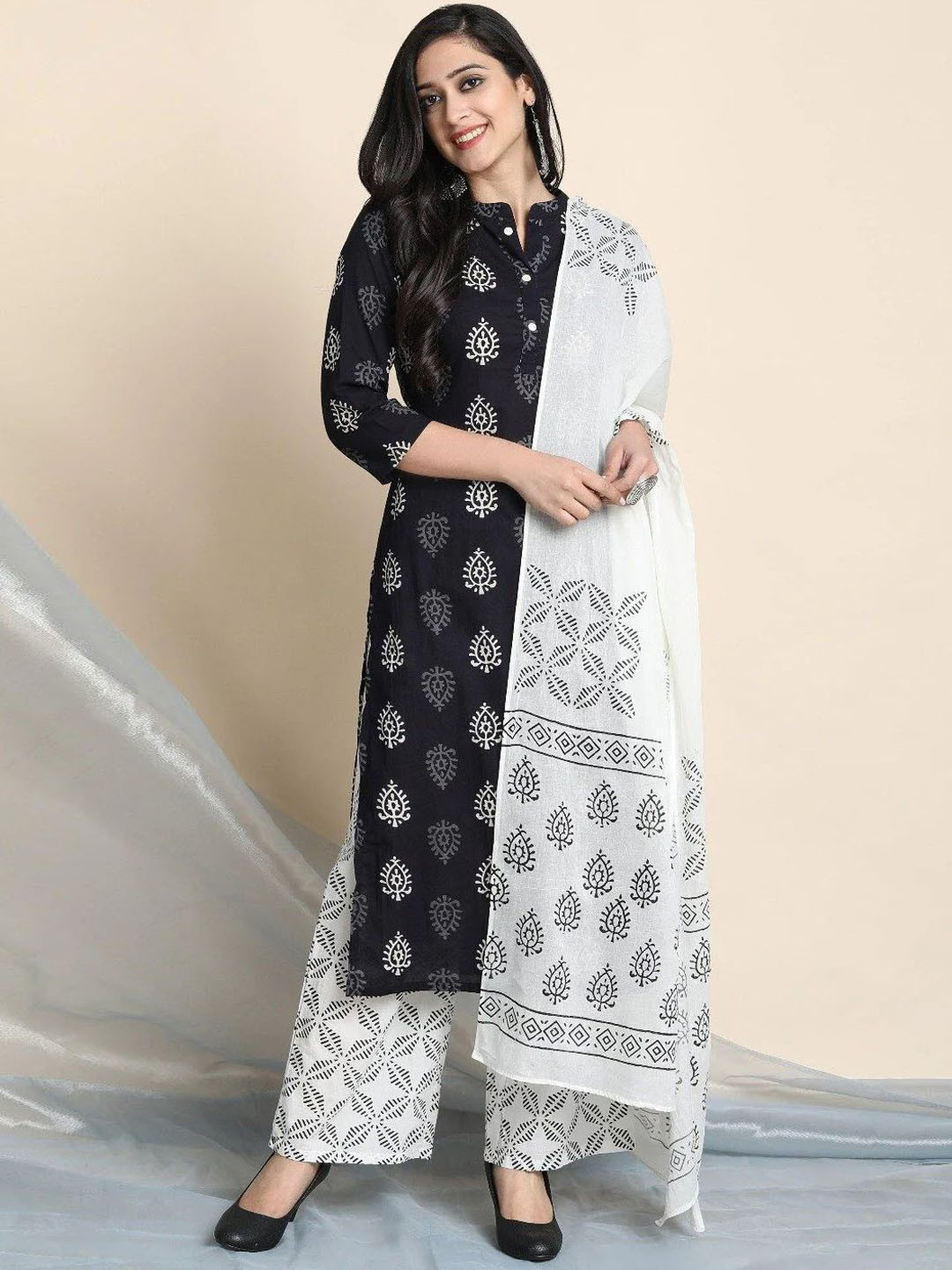 

Moda Rapido Women Ethnic Motifs Printed Regular Kurta with Trousers & With Dupatta, Black